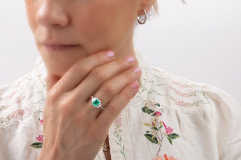 Colombian Emerald and diamond ring in Platinum